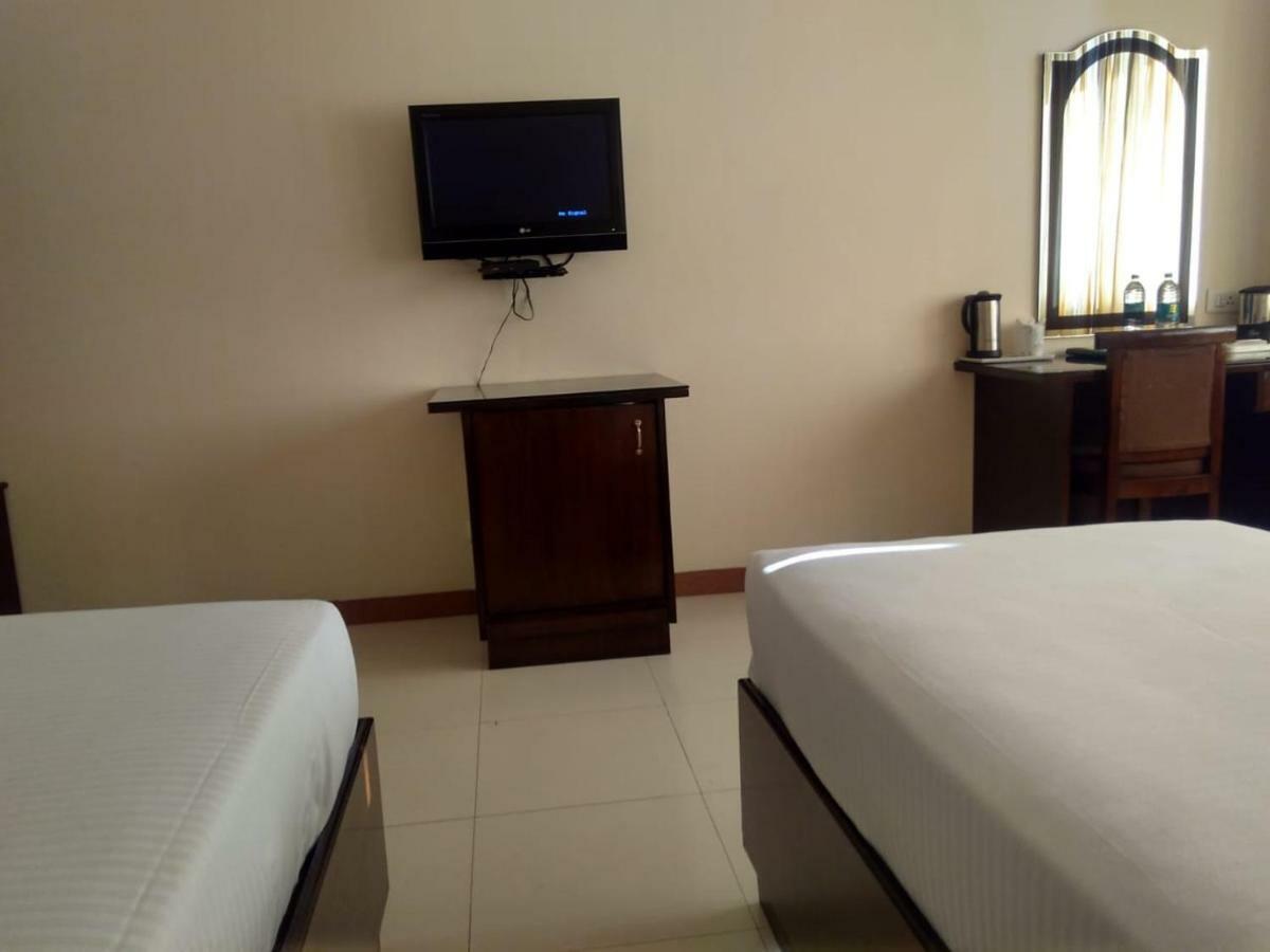Hotel Rudra Continental Rudrapur Esterno foto