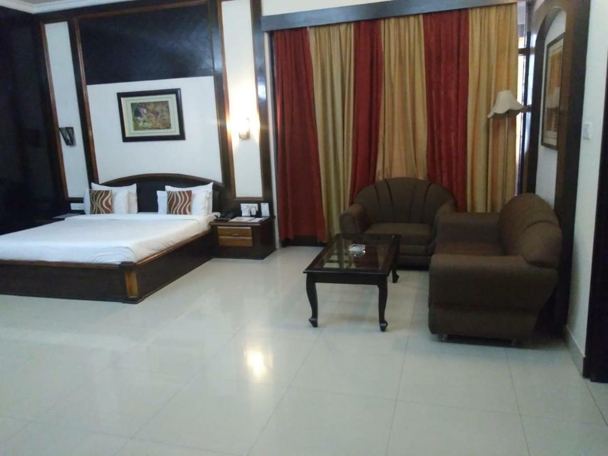 Hotel Rudra Continental Rudrapur Esterno foto
